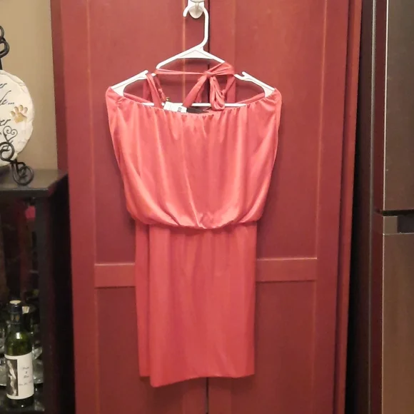Dress - Picture 2 of 4